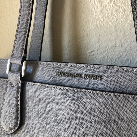 Michael Kors Shoulder Bag - Picture 3 of 8